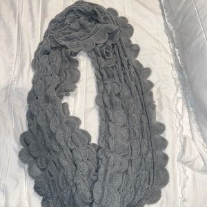 Gray scarf !